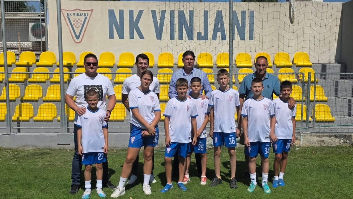 Gradonačelnik Luka Kolovrat obišao radove na igralištu NK Vinjani