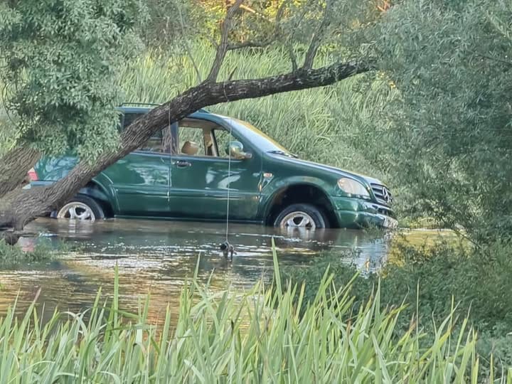 MERCEDESOM U VRLJIKU: Ovaj "junak" zgrozio je društvene mreže