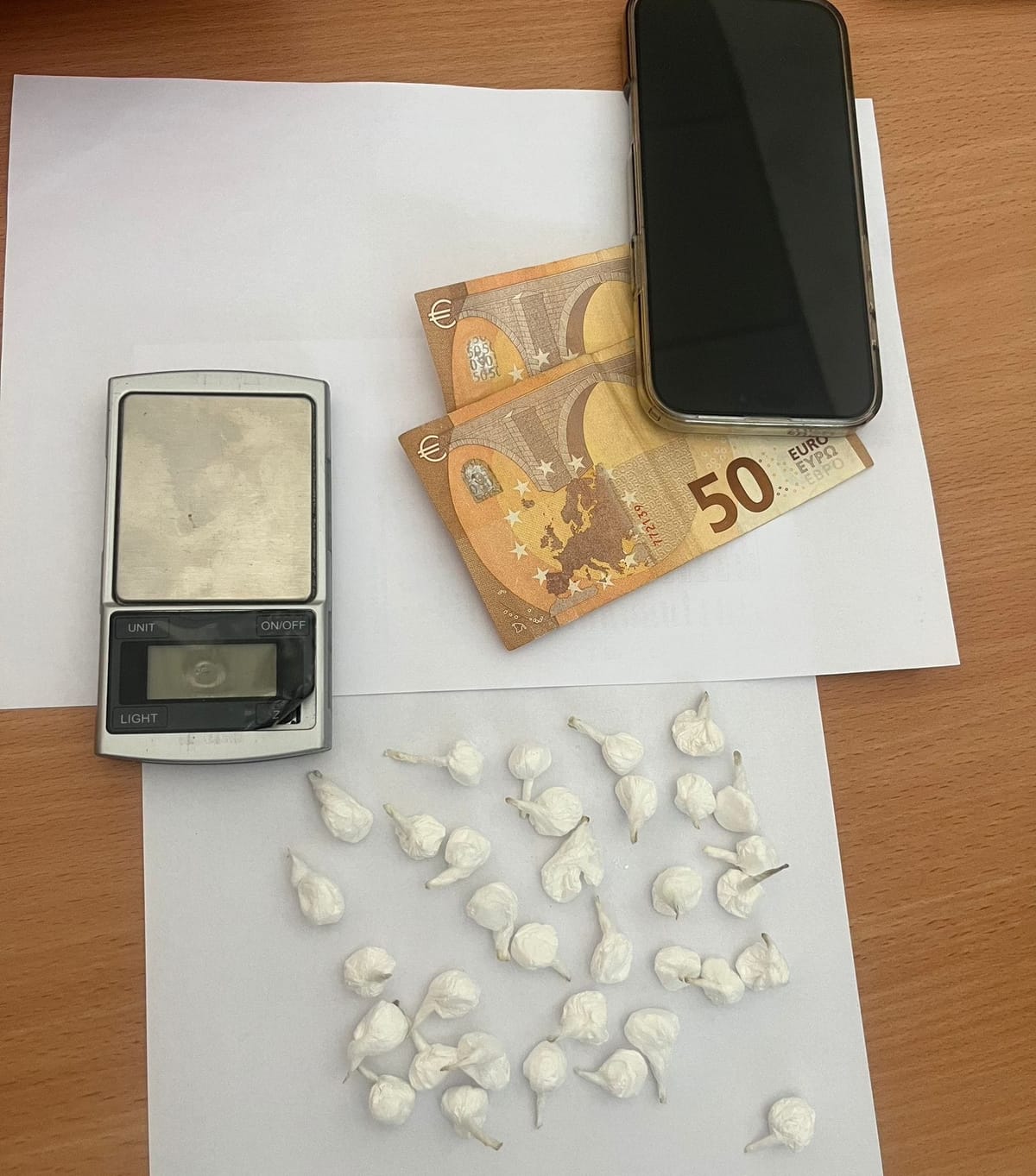 27-godišnjak spriječen u preprodaji droge, oduzet kokain i vaga