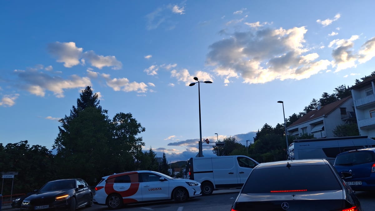 Veliki zastoji na izlazima iz Sinja, policija moli vozače za strpljenje