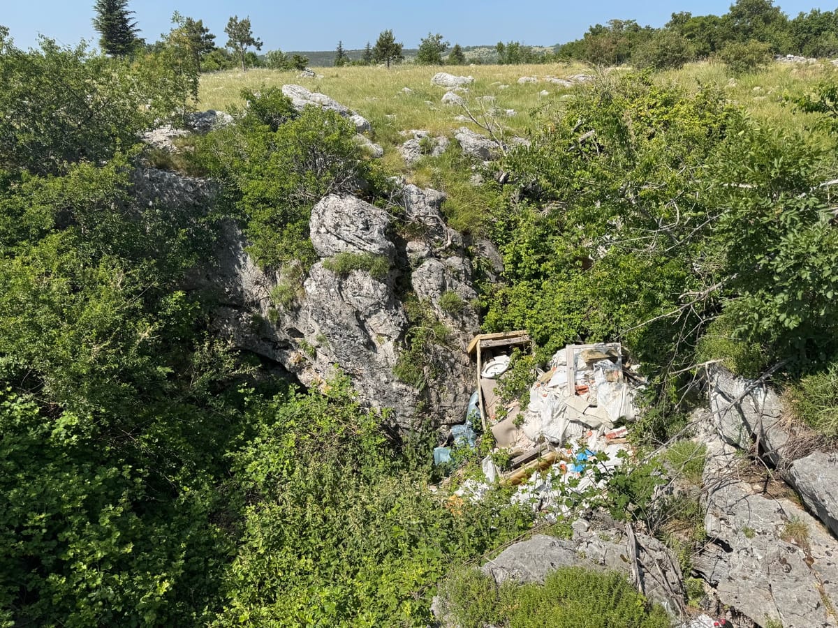Odobrena sredstva: uklanja se otpad iz Čaline jame u Općini Runovići
