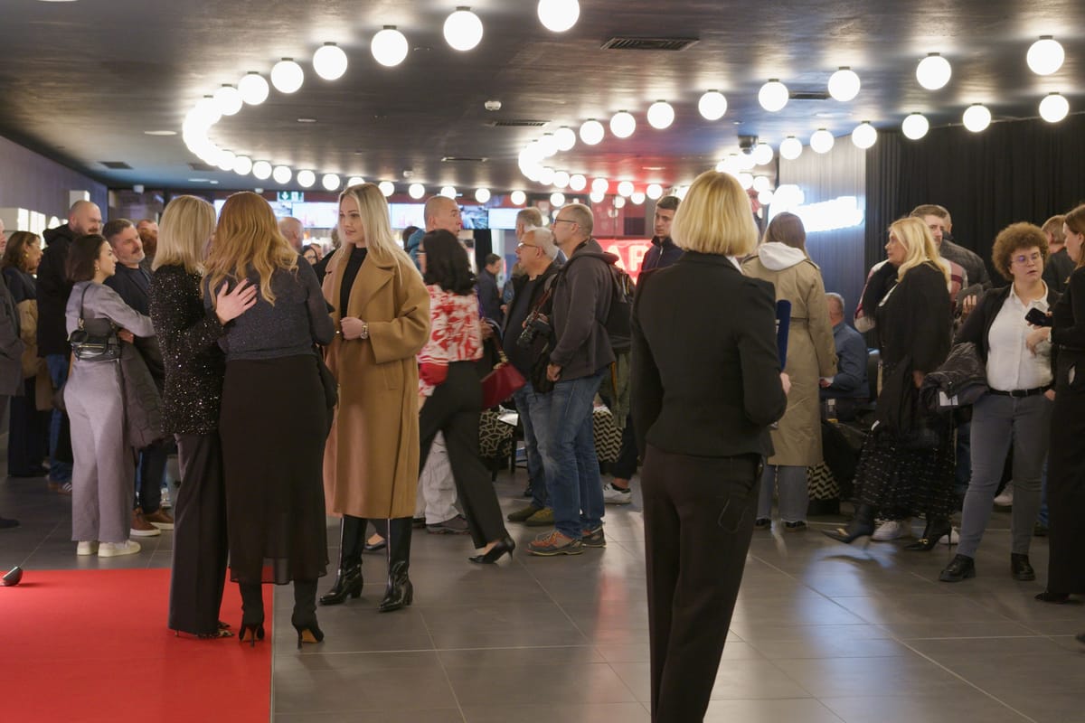 U čak tri dvorane u Zagrebu s ponosom i poštovanjem gledan dokumentarni film o nezaustavljivoj hrabrosti Velimira Đereka Sokola