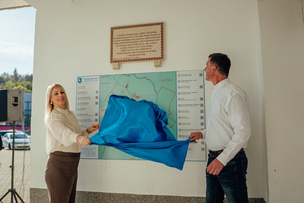 Škola Zmijavci postavila spomen ploču povodom 1100. obljetnice krunidbe Kralja Tomislava