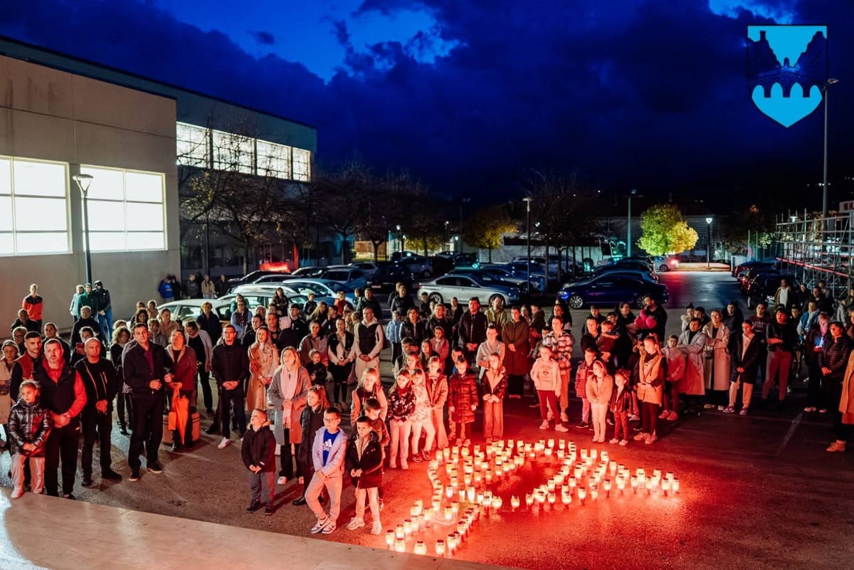 FOTO/VIDEO Proložac molitvom, tišinom i dostojanstvenošću za Vukovar