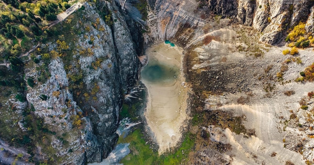 FOTO/VIDEO "Privrilo" Modro jezero - proradila vrela imotskog modrog bisera