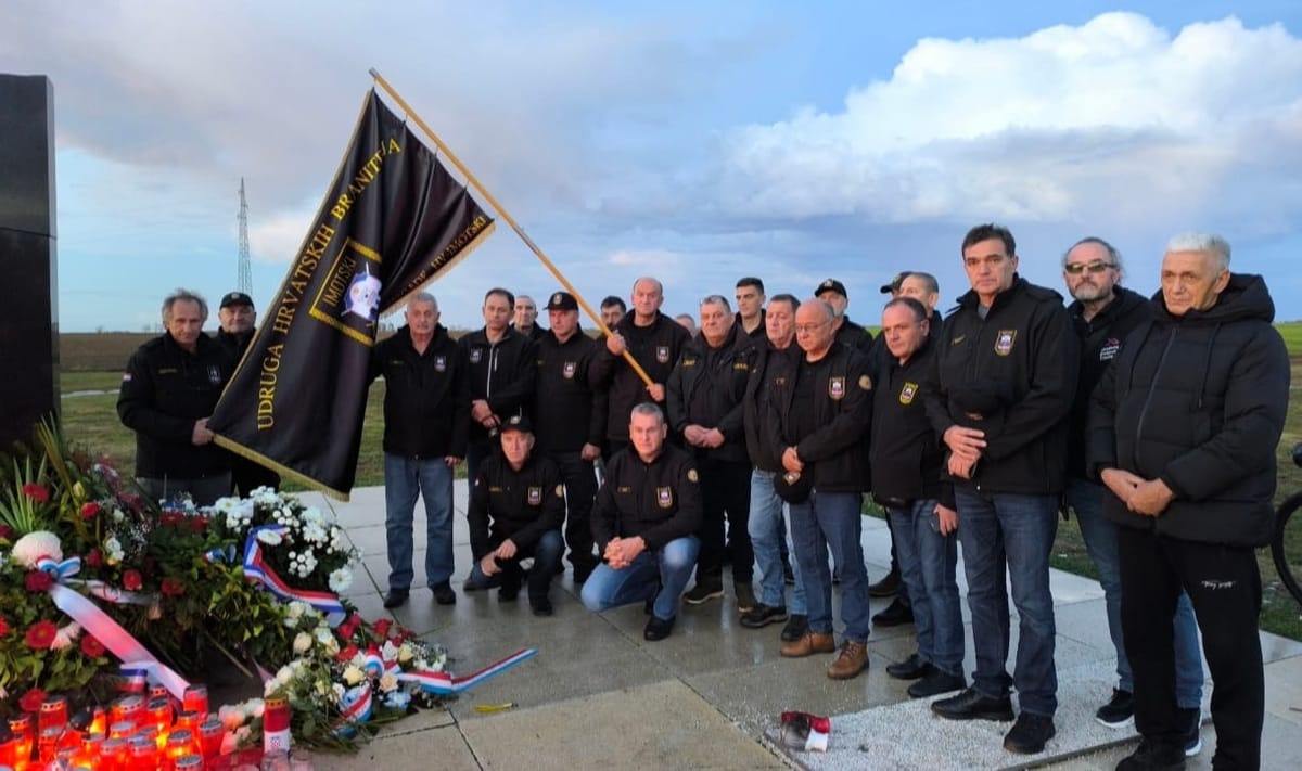 FOTO Veterani 115. imotske brigade odali počast gradu heroju Vukovaru
