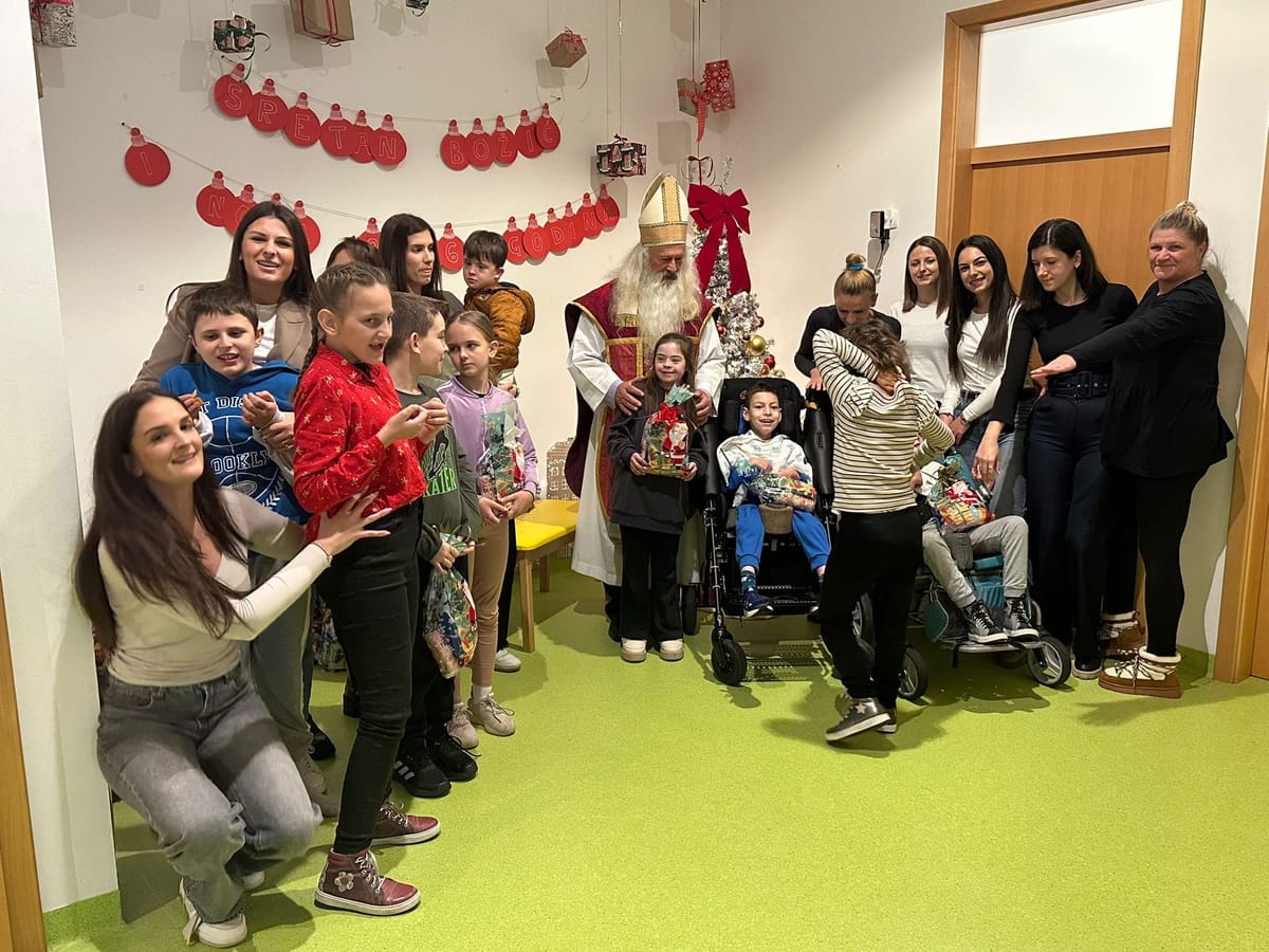 Sveti Nikola unio radost u Centar “Slava Raškaj” – odjel Kamenmost