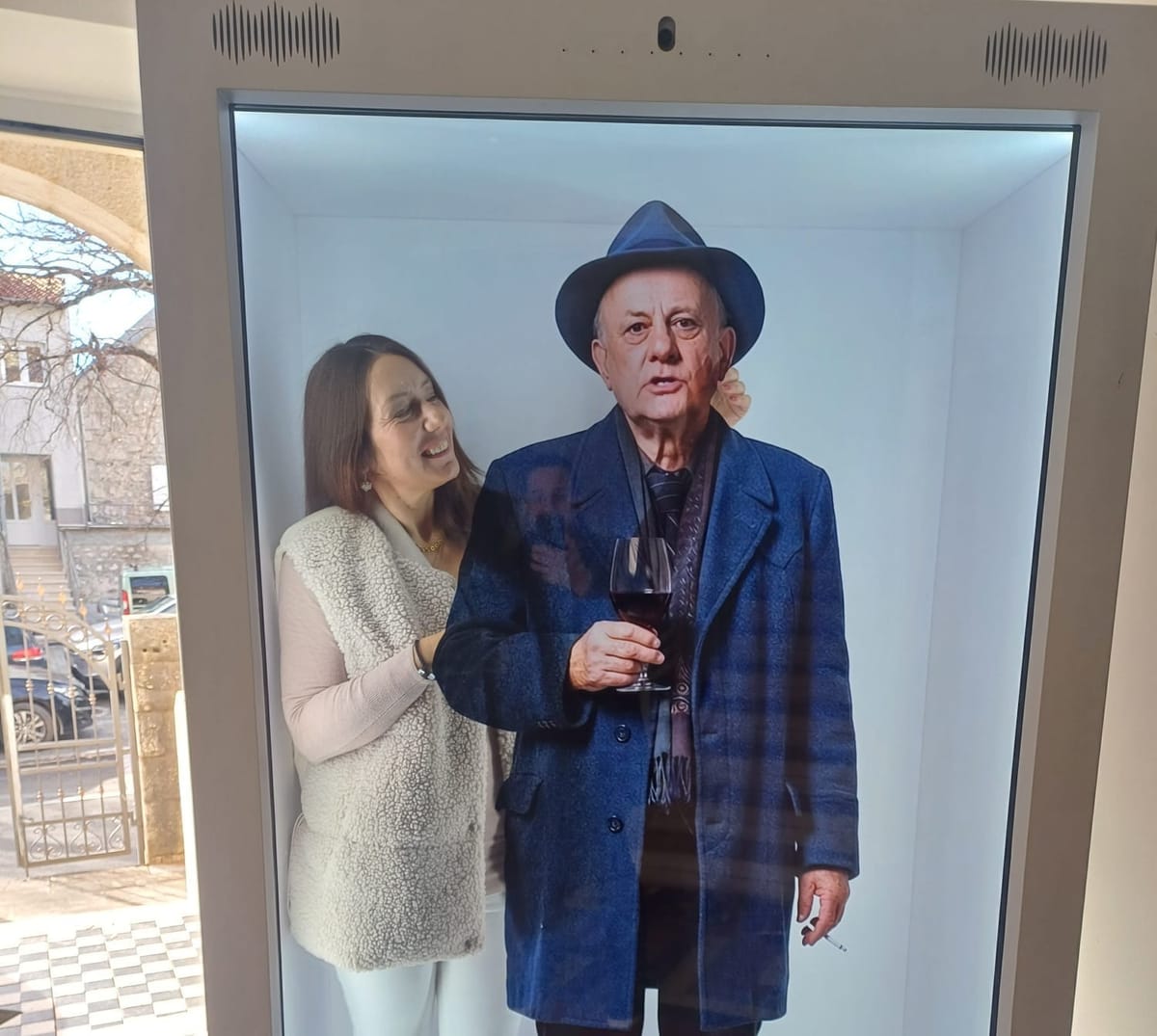 FOTO Hologram Tina Ujevića stigao u Knjižnicu-Projekt "Selfie s Tinom" uspješno realiziran