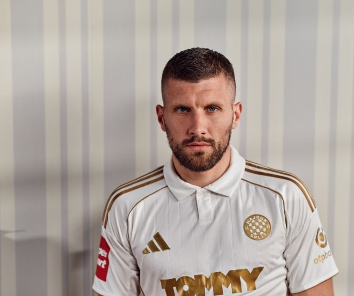 Hajduk predstavio dres povodom stote obljetnice "Kraljice lopte"
