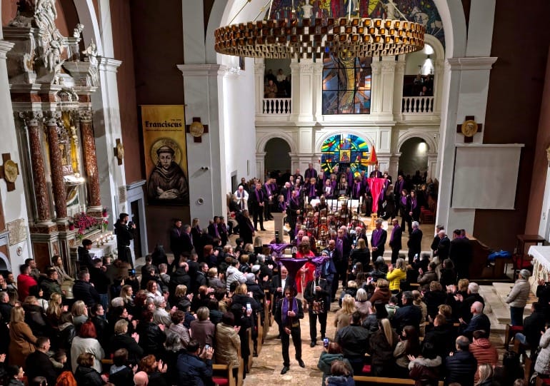 FOTO/VIDEO Imotska pasionska baština oduševila Sinj: koncert nagrađen velikim pljeskom