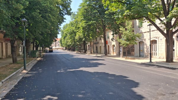 FOTO/VIDEO Imotska središnja ulica zasjala u novom ruhu, idući tjedan na redu je dio ulice Kralja Zvonimira