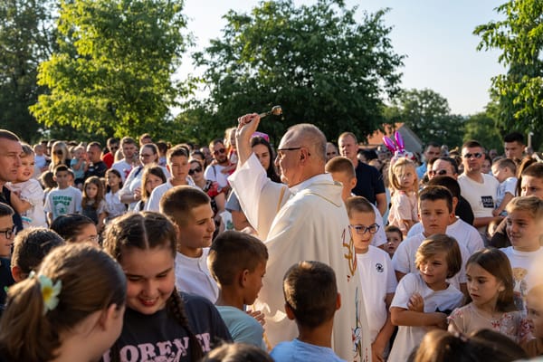 FOTO Proslavljen blagdan omiljenog sveca, tisuće vjernika na misnim slavljima
