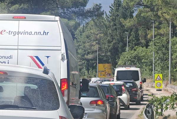 PROMETNI KOLAPS U IMOTSKOM Policija poziva na poštivanje prometne signalizacije zbog radova na rotoru