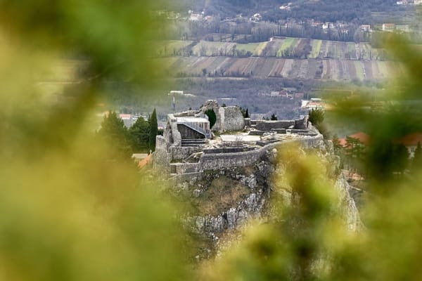 Igra smrću pod Topanom: Netko odvidao kotač automobila, djevojke su mogle poginuti