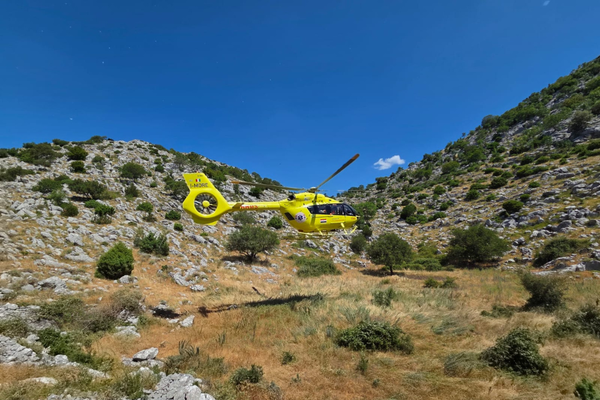 Na Biokovu slomio bedrenu kost, intervenirao helikopter