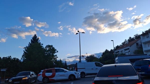 Veliki zastoji na izlazima iz Sinja, policija moli vozače za strpljenje