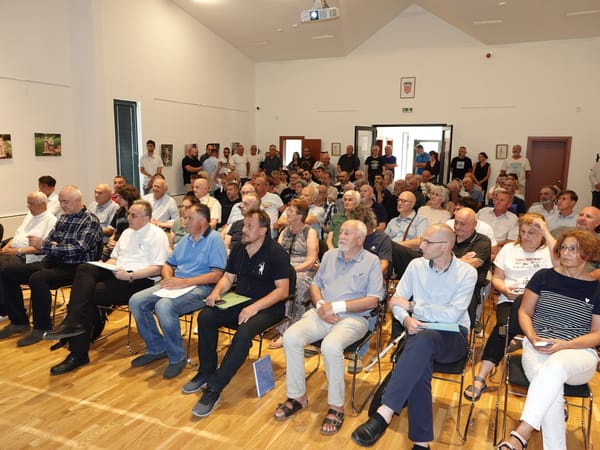 VELIKI DOGAĐAJ U MALOM MISTU 200 godina župe Aržano