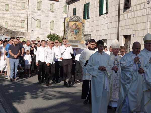 FOTO: Imotski proslavio blagdan svoje nebeske zaštitnice, više od pet tisuća vjernika na misnom slavlju