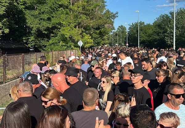 Hipodrom se puni, Thompsonovi fanovi zagrijavaju atmosferu pred početak koncerta