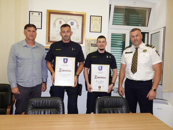 Gradonačelnik uručio zahvalnice policajcima Mariu Babiću i Domagoju Kundidu