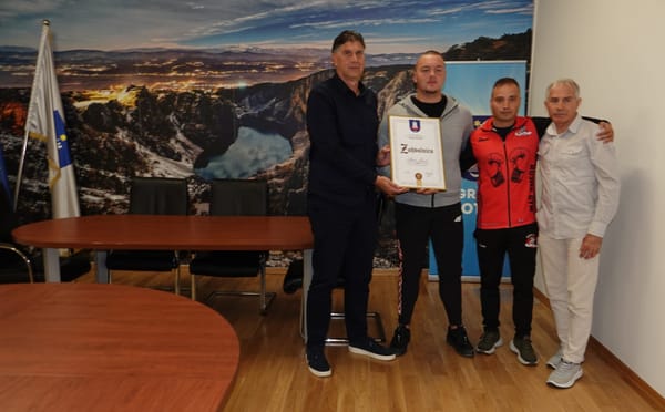 Gradonačelnik uručio zahvalnicu i nagradu europskom juniorskom prvaku u full contactu Anti Lasiću