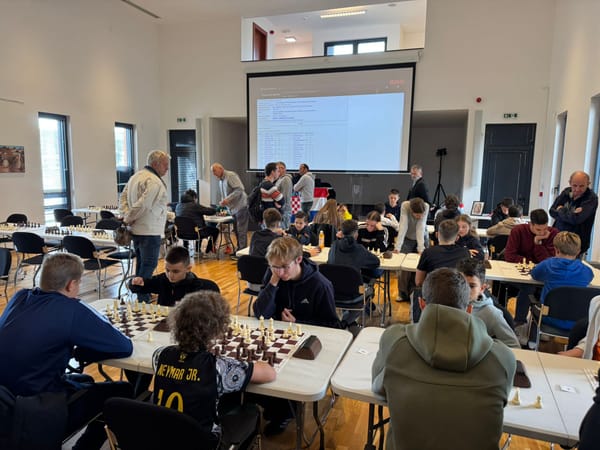 FOTO U Aržanu održan 1. memorijalni šahovski turnir u čast šahovskog virtuoza Stjepana Žaje