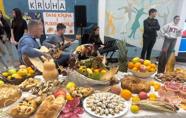 FOTO/VIDEO Raspjevani Dani kruha u Obrtničko-industrijskoj i Tehničkoj školi Imotski