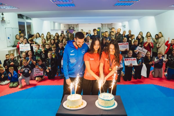FOTO Katija Đerek i Ivona Jerković svečano dočekane nakon odličnih rezultata na Europskom kadetskom prvenstvu u taekwondou
