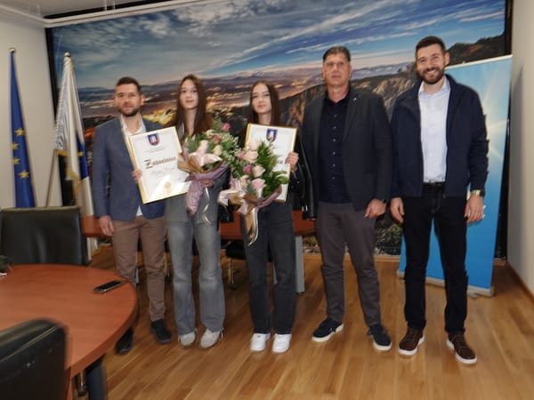 Katija Đerek i Ivona Jerković na prijemu kod gradonačelnika Kolovrata