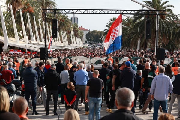 Fra Ivo predvodio molitvu na prosvjedu, Lekić: "Tražimo da puste našu braću što prije, ima nas još!"