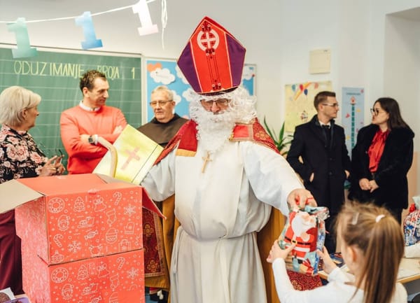 FOTO Sv. Nikola obradovao najmlađe u Općini Proložac