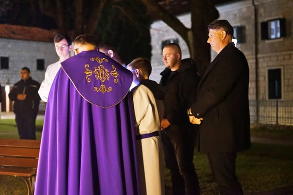 Četvrtu adventsku svijeću upalio Ante Lasić - europski juniorski prvak u full contactu