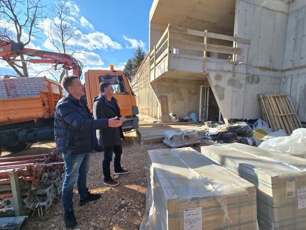 FOTO Gradonačelnik obišao radove na rekonstrukciji zgrade u kojoj se uređuje novi dječji vrtić