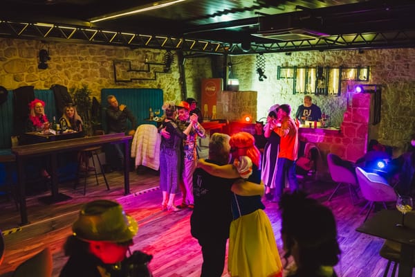 FOTO Imoćani zaplesali tango pod maskama