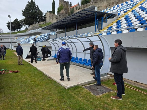FOTO Grad nastavlja ulagati u Gospin dolac - postavljene nove klupe za rezervne igrače