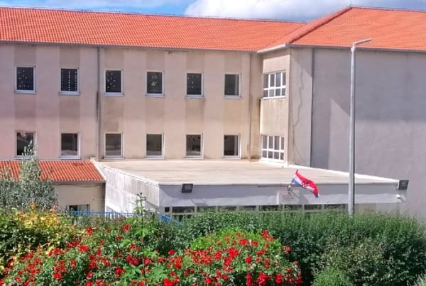 Županija donira računala OŠ Stjepan Radić, dolazi župan sa suradnicima