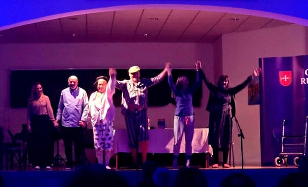 Večer smijeha u Runovićima: Predstava "Materin šudarić" oduševila publiku u Domu kulture