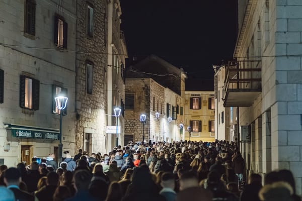 FOTO Imotski u znaku križa: veličanstvena procesija Velikog petka ostavila snažan dojam