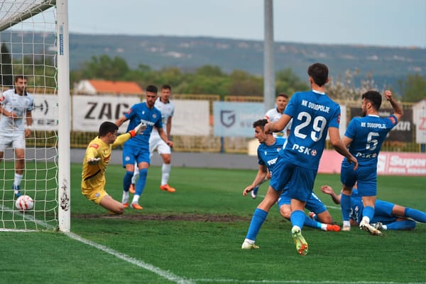 FOTO Podjela bodova u Zmijavcima, Vinjani teško stradali protiv Adriatica