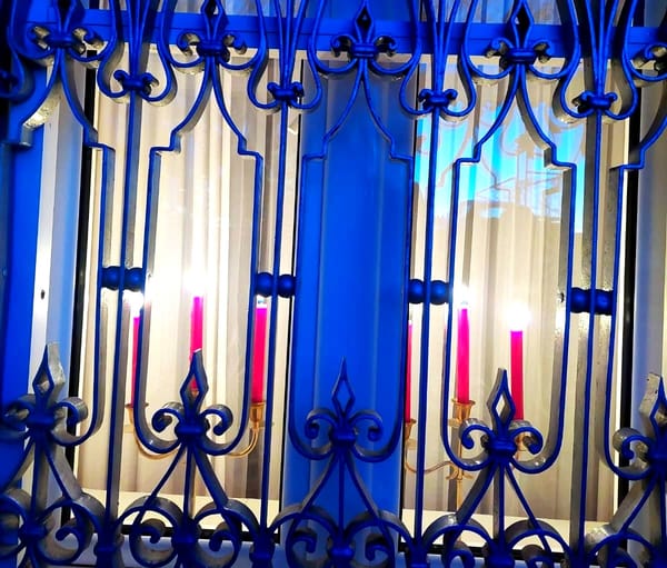 Kultura bez granica: Običaj paljenja svijeća na prozorima imotskih kuća na Veliki petak i priča o statutu Društva za suzbijanje alkoholizma u Imotskoj krajini iz 1913. godine